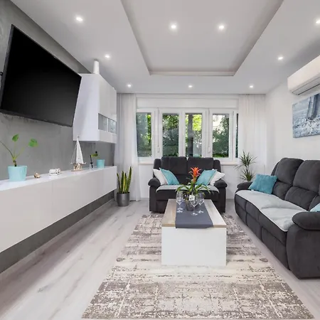 Gorgeous In With Wifi Apartament