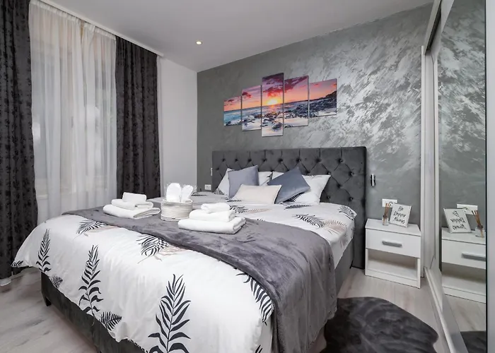 Apartman Amazing In With Wifi Pula