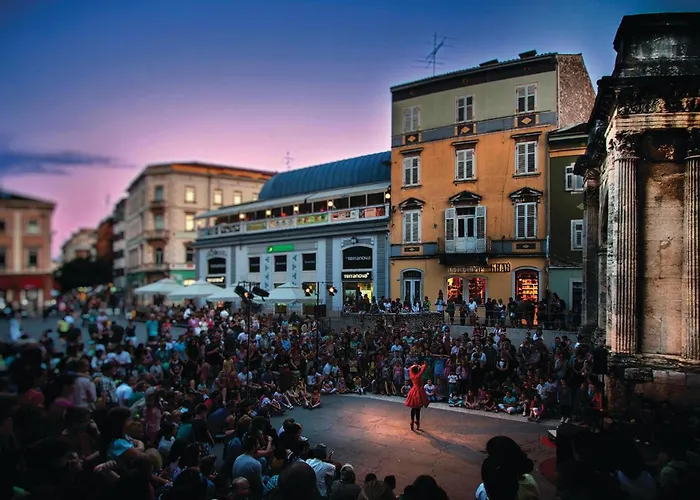 Apartman Amazing In With Wifi Pula