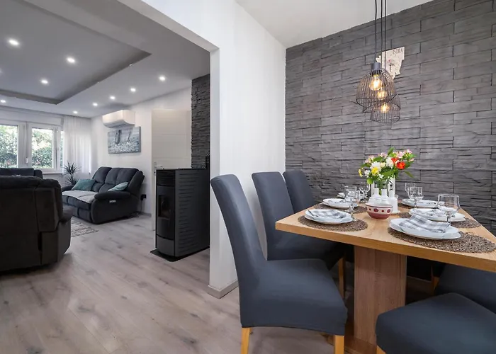 Apartman Amazing In With Wifi Pula